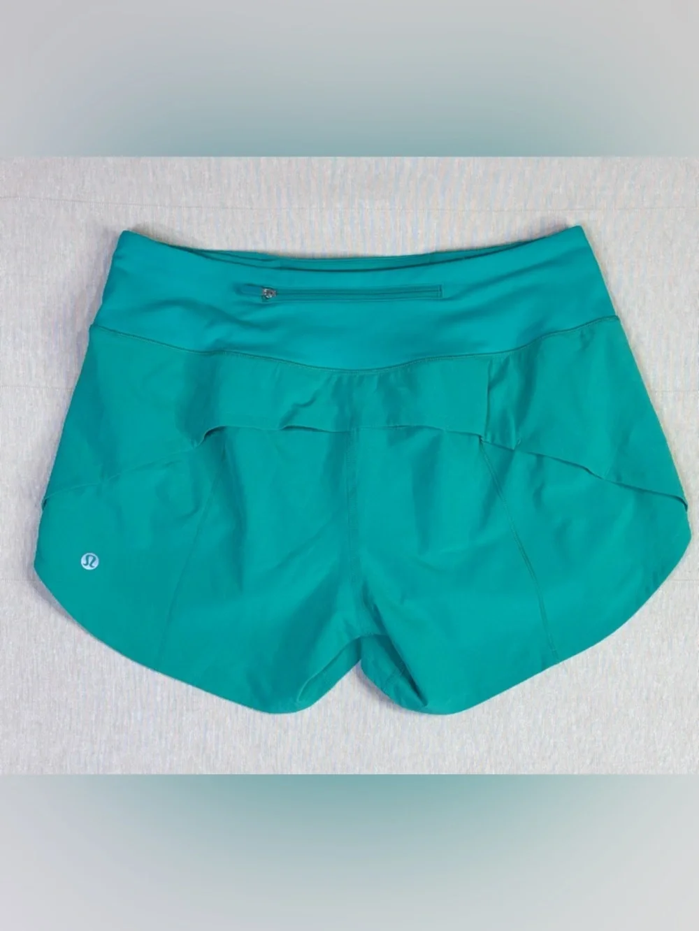 Lululemon Teal Turquoise Run Shorts Size 6 Athletic Lightweight Active